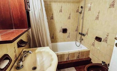 Casa en venta - 7 Dormitorios 4 Baños - Cochera - 400Mts2 - La Plata