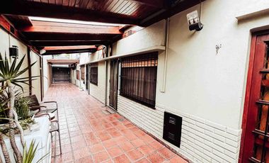 Casa en venta - 7 Dormitorios 4 Baños - Cochera - 400Mts2 - La Plata