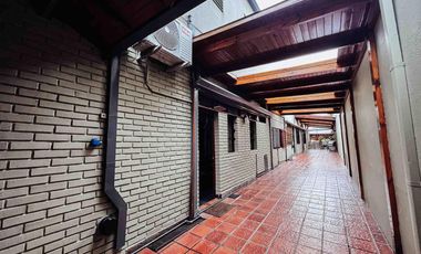 Casa en venta - 7 Dormitorios 4 Baños - Cochera - 400Mts2 - La Plata