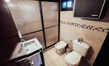 Casa en venta - 7 Dormitorios 4 Baños - Cochera - 400Mts2 - La Plata