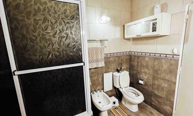 Casa en venta - 7 Dormitorios 4 Baños - Cochera - 400Mts2 - La Plata