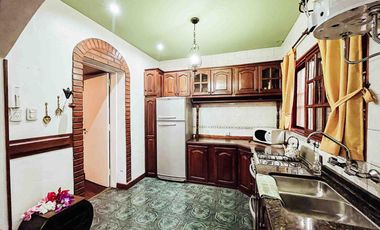 Casa en venta - 7 Dormitorios 4 Baños - Cochera - 400Mts2 - La Plata