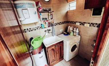 Casa en venta - 7 Dormitorios 4 Baños - Cochera - 400Mts2 - La Plata