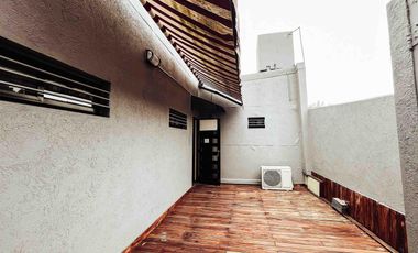 Casa en venta - 7 Dormitorios 4 Baños - Cochera - 400Mts2 - La Plata