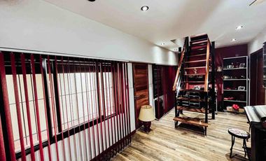 Casa en venta - 7 Dormitorios 4 Baños - Cochera - 400Mts2 - La Plata