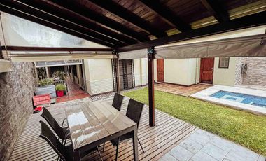 Casa en venta - 7 Dormitorios 4 Baños - Cochera - 400Mts2 - La Plata