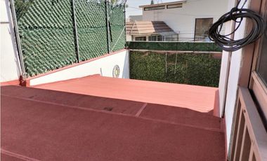 REESTRENA CÓMODA CASA EN SATELITE DE UN PISO EN CALLE CERRADA
