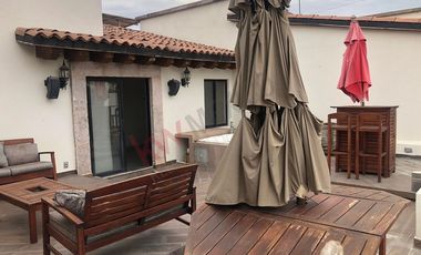 ¿Te imaginas vivir en una Hacienda? Vive en esta casa rodeada de jardines y flores naturales.