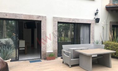 ¿Te imaginas vivir en una Hacienda? Vive en esta casa rodeada de jardines y flores naturales.