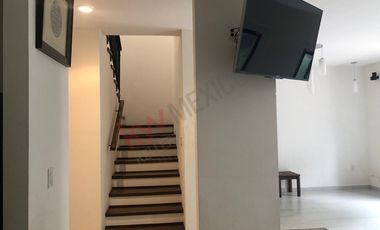 ¿Te imaginas vivir en una Hacienda? Vive en esta casa rodeada de jardines y flores naturales.