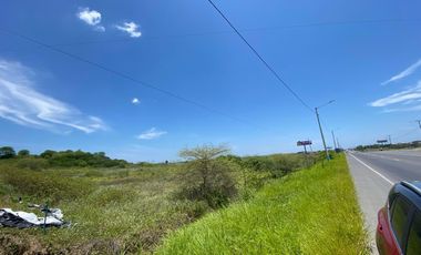 Venta de Terreno en Km 1 Vía a Santa Elena  AdrM