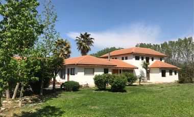 Venta hermosa parcela de agrado en Pirque