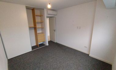 VENTA DE DEPARTAMENTO EN MORON SUR - 2 AMBIENTES CON COCHERA