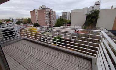 VENTA DE DEPARTAMENTO EN MORON SUR - 2 AMBIENTES CON COCHERA