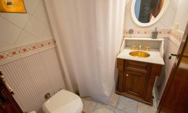 Casa de 4 ambientes   dependencia de servicio en venta, en San Isidro.