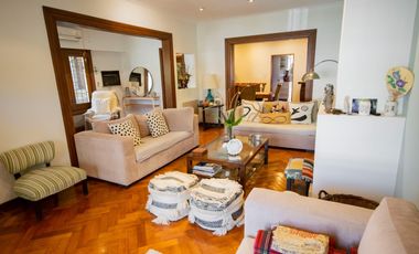 Casa de 4 ambientes   dependencia de servicio en venta, en San Isidro.