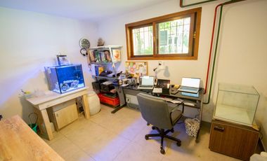 Casa de 4 ambientes   dependencia de servicio en venta, en San Isidro.