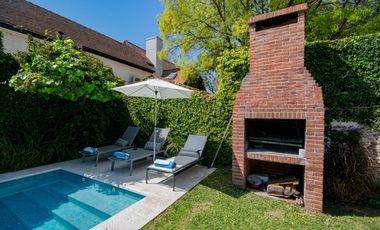 Casa de 4 ambientes   dependencia de servicio en venta, en San Isidro.