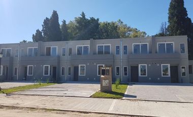 Venta de Departamento con Jardin en Manzanares chico,  4 ambientes