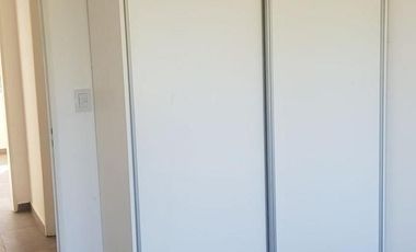 Venta de Departamento con Jardin en Manzanares chico,  4 ambientes