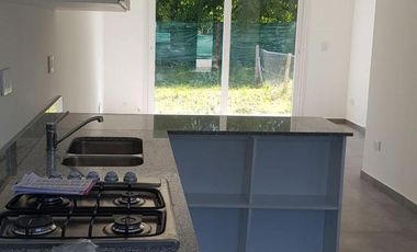 Venta de Departamento con Jardin en Manzanares chico,  4 ambientes