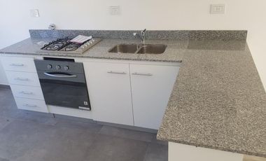 Venta de Departamento con Jardin en Manzanares chico,  4 ambientes