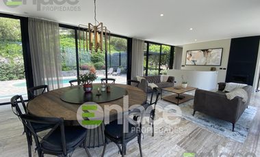 Hermosa casa de Campo a la Venta en Condominio La Quebrada con espectacular vista