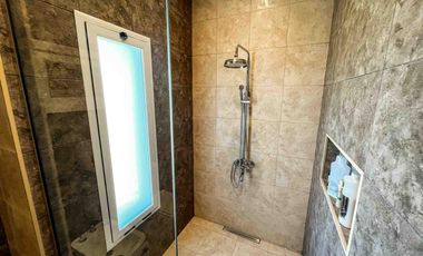 Casa en venta - 3 Dormitorios 3 Baños - Cocheras - 320Mts2 - La Plata