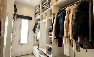 Casa en venta - 3 Dormitorios 3 Baños - Cocheras - 320Mts2 - La Plata