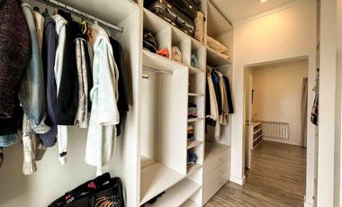 Casa en venta - 3 Dormitorios 3 Baños - Cocheras - 320Mts2 - La Plata