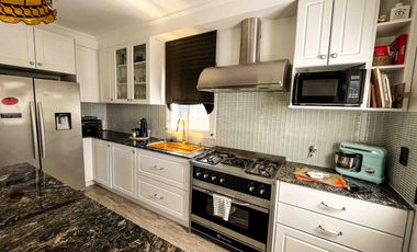 Casa en venta - 3 Dormitorios 3 Baños - Cocheras - 320Mts2 - La Plata