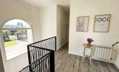 Casa en venta - 3 Dormitorios 3 Baños - Cocheras - 320Mts2 - La Plata