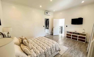 Casa en venta - 3 Dormitorios 3 Baños - Cocheras - 320Mts2 - La Plata