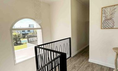 Casa en venta - 3 Dormitorios 3 Baños - Cocheras - 320Mts2 - La Plata