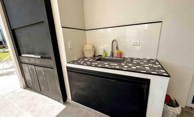 Casa en venta - 3 Dormitorios 3 Baños - Cocheras - 320Mts2 - La Plata