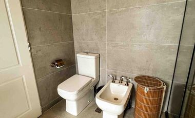 Casa en venta - 3 Dormitorios 3 Baños - Cocheras - 320Mts2 - La Plata