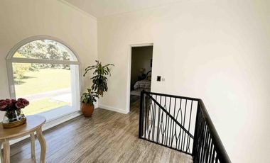Casa en venta - 3 Dormitorios 3 Baños - Cocheras - 320Mts2 - La Plata