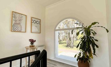 Casa en venta - 3 Dormitorios 3 Baños - Cocheras - 320Mts2 - La Plata
