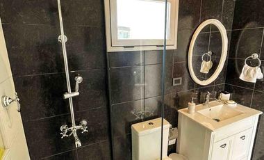 Casa en venta - 3 Dormitorios 3 Baños - Cocheras - 320Mts2 - La Plata