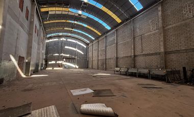 Galpón - Depósito de 744 m2  en  Lanús Oeste - VENTA - ALQUILER