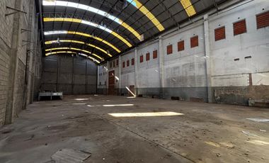 Galpón - Depósito de 744 m2  en  Lanús Oeste - VENTA - ALQUILER