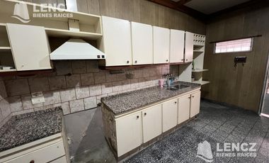 Venta 2 Viviendas de 3 ambientes con Local Comercial Quilmes Oeste- OPORTUNIDAD-GALPON/ DEPOSITO/COMERCIO