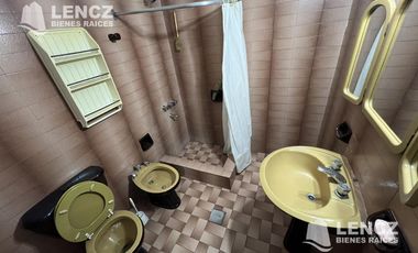 Venta 2 Viviendas de 3 ambientes con Local Comercial Quilmes Oeste- OPORTUNIDAD-GALPON/ DEPOSITO/COMERCIO