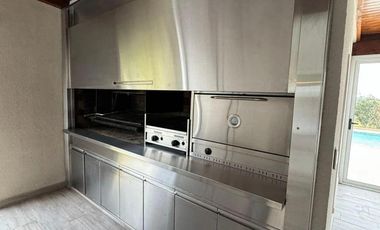 Casa en venta - 4 Dormitorios 4 Baños - 880Mts2 - San Vicente