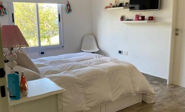 Casa en venta - 4 Dormitorios 4 Baños - 880Mts2 - San Vicente