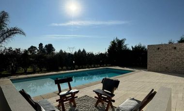 Casa en venta - 4 Dormitorios 4 Baños - 880Mts2 - San Vicente