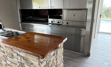 Casa en venta - 4 Dormitorios 4 Baños - 880Mts2 - San Vicente