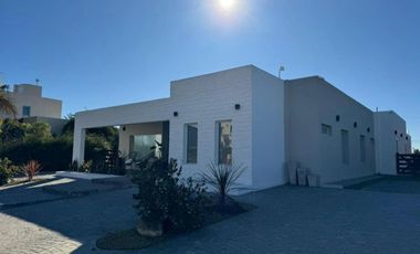 Casa en venta - 4 Dormitorios 4 Baños - 880Mts2 - San Vicente
