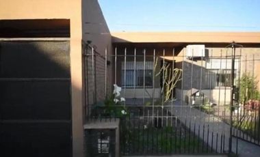 Casa en venta - 2 Dormitorios 2 Baños - Cochera - 300Mts2 - Berazategui