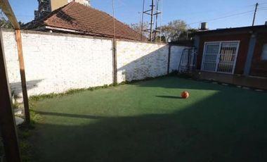 Casa en venta - 2 Dormitorios 2 Baños - Cochera - 300Mts2 - Berazategui